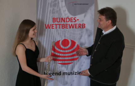 Iris und der Pianist Jürgen Otto beim Bundeswettbewerb in Lübeck
Foto: Ralf Held